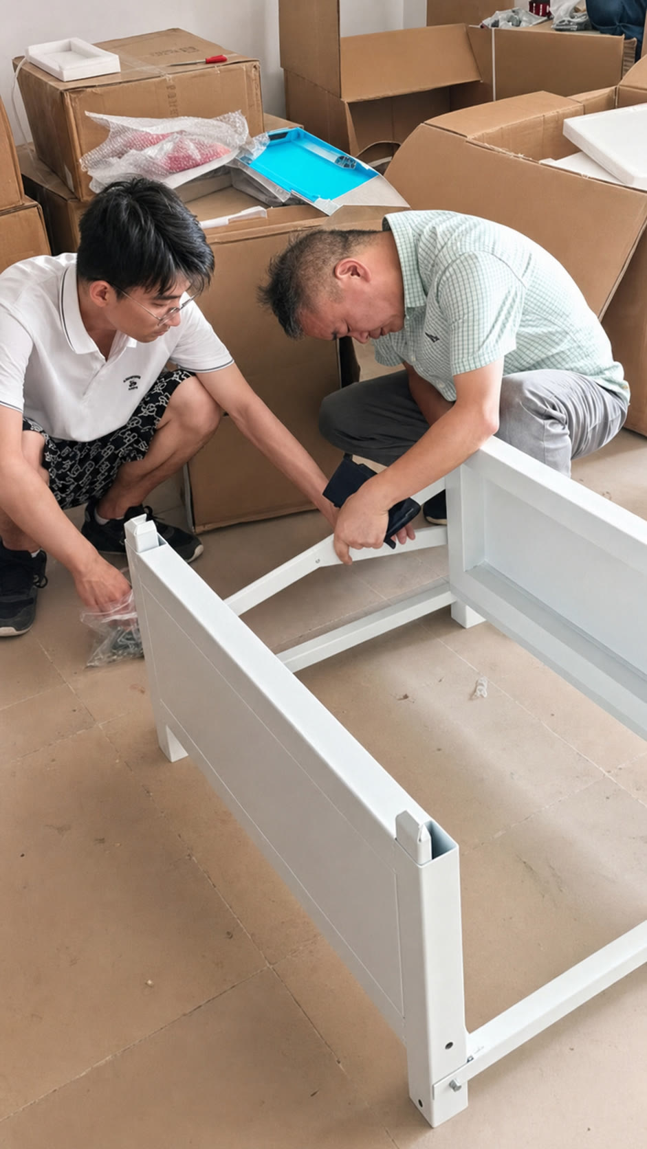 尼日利亚伊凯贾商超 125kW 逆变器与 225kWh 储能系统安装现场 4