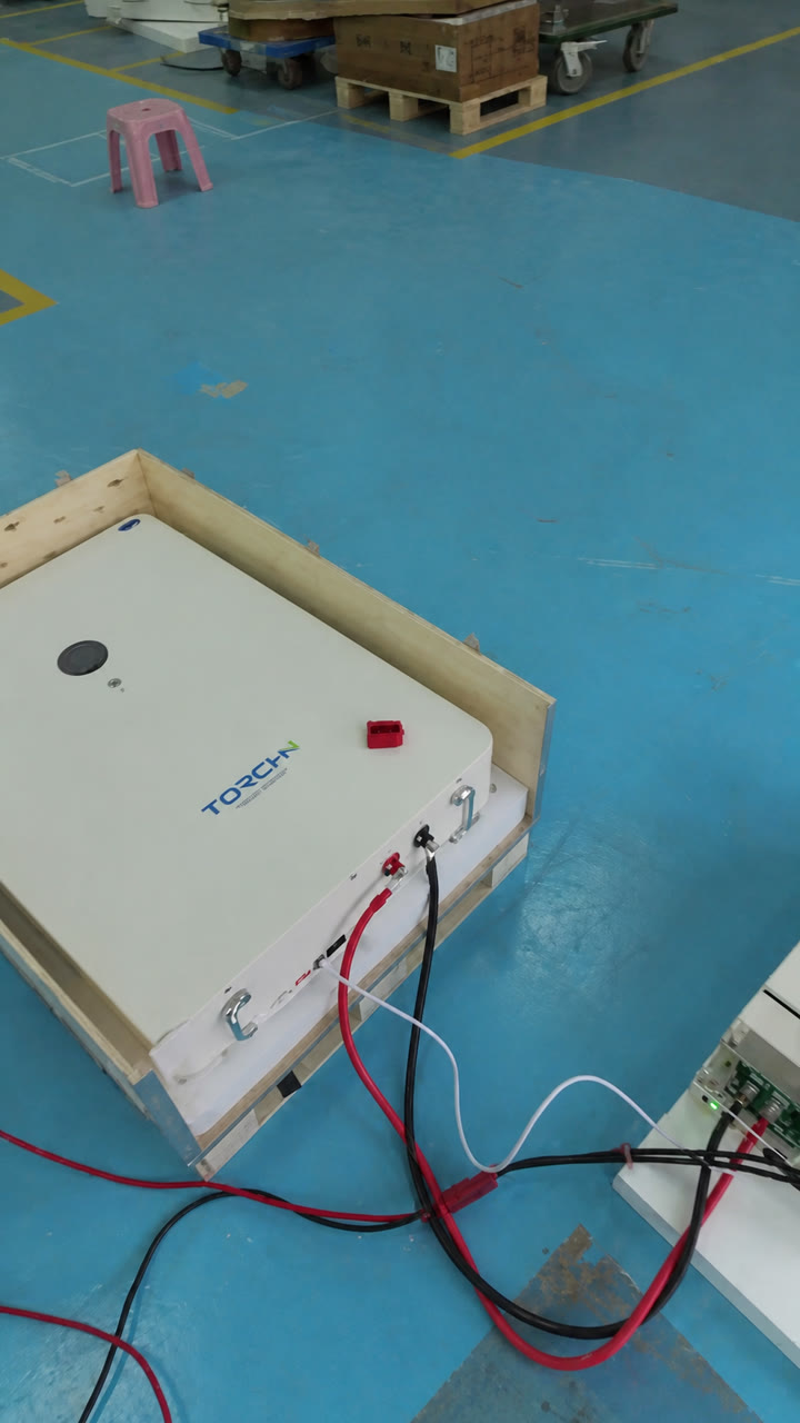 佛得角 12 套 3kW 光伏离网储能系统出货实拍 4